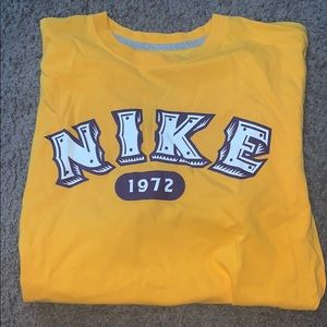 Nike t shirt